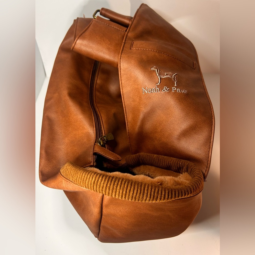 Noah and Paw Dog Satchel/Carrier Small 5-18lbs Never Used. Super Soft Lining - Picture 3 of 12